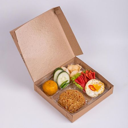 Oyo 444 ラフィタ ホームステイ Baturetno エクステリア 写真